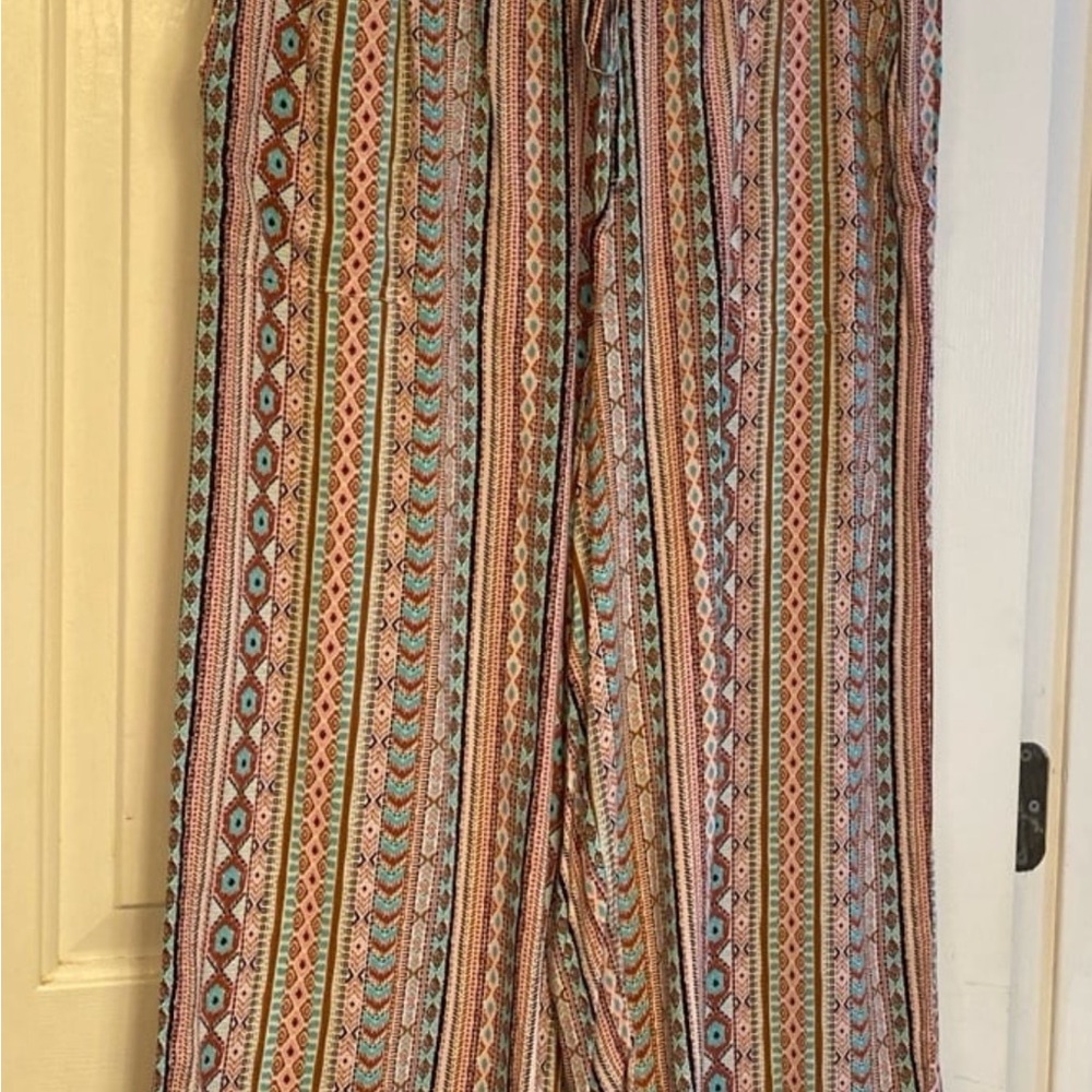 Multicolor Patterned Women's Capri Pants
